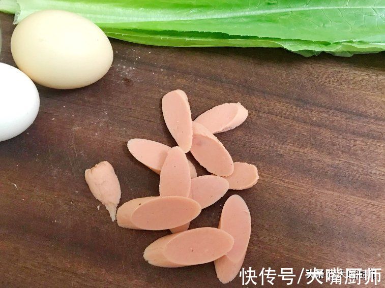 炒面条,不要煮好直接炒,学会3个技巧,面条筋道爽滑,不碎不粘