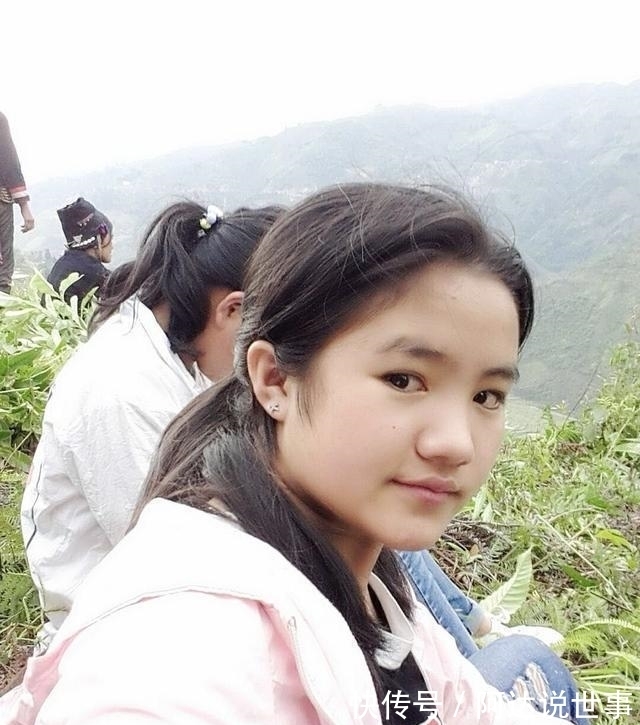 《變形記》中的農(nóng)村女娃李勒優(yōu)，被城市哥哥收養(yǎng)后，過(guò)得還好嗎？