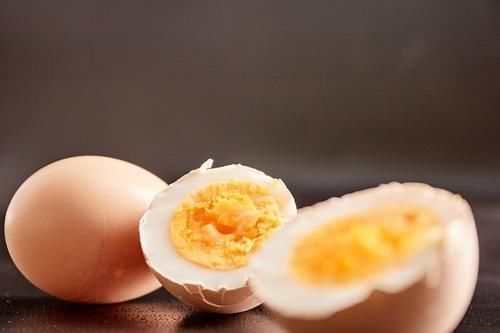 补充维生素|骨质疏松患者,别急着补钙,补充3种营养素是关键,否则无济于事