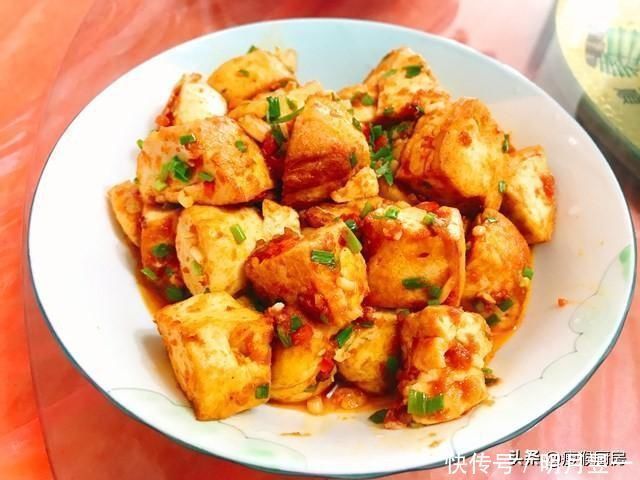 媳妇临产,岳母来家陪护,老妈做了12菜1汤招待,大家看看怎么样