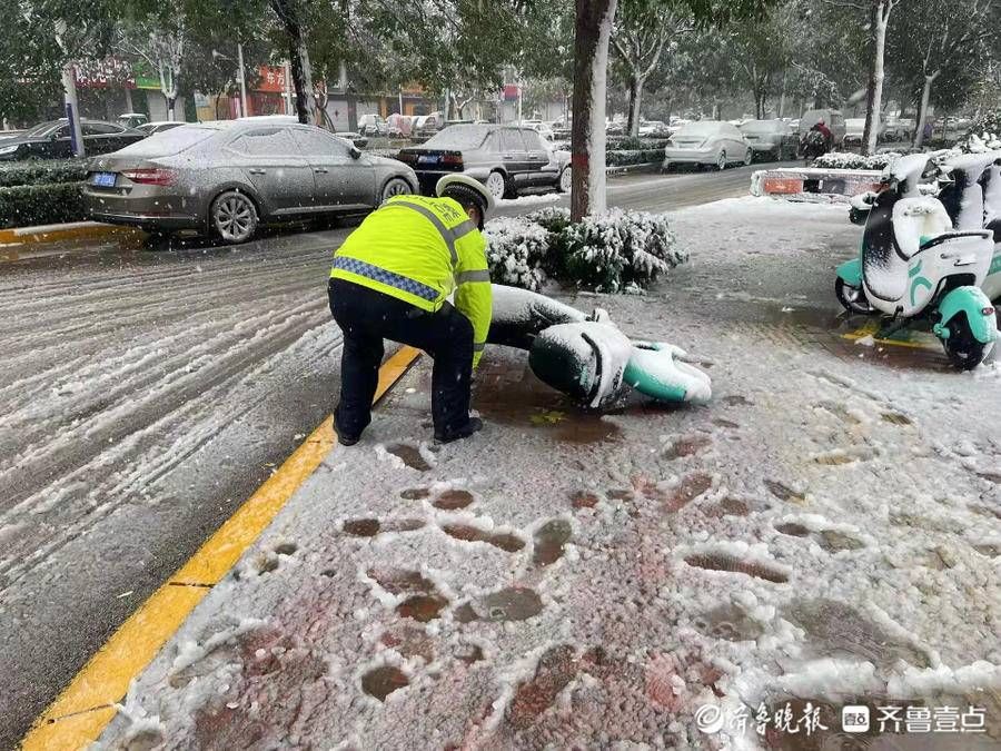 聊城|直击！风雪中聊城街头的逆行者！他们全力守护在路面一线