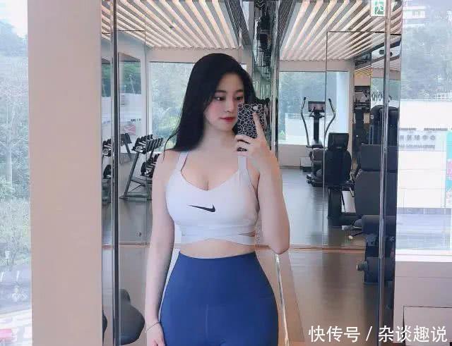 女性 打底裤能够展现出女性靓丽美好的视觉形象，穿搭身上轻松减龄与舒