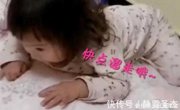 大宝|姐姐偷偷“欺负”弟弟,被发现后手脚麻利溜开,太可爱了