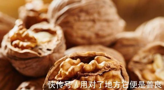 长寿果|核桃是长寿果,但核桃并不适合所有人吃,6类人最好别吃。