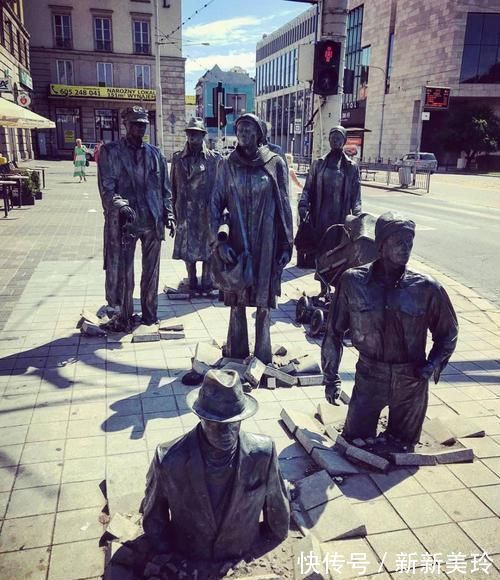 罗宾·怀特@来自世界各地的15个看起来违反了自然规律的超现实主义雕塑