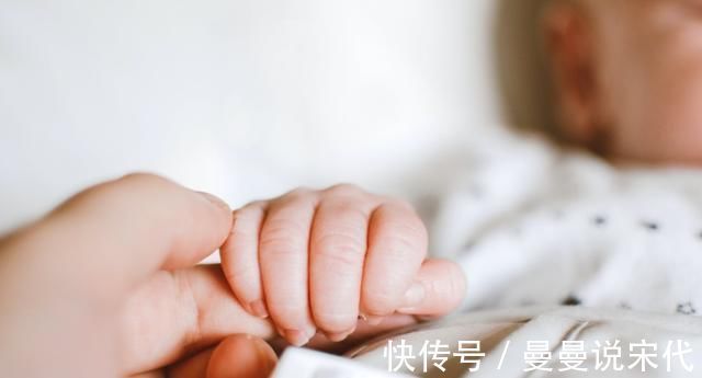 正确做法|哄宝宝睡觉的五大“陋习”,容易伤到娃大脑,新手父母需注意