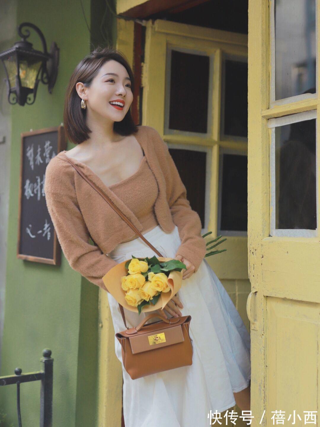 针织衫|“针织衫+半身裙”才是当季最in,来学穿搭技巧,优雅到骨子里