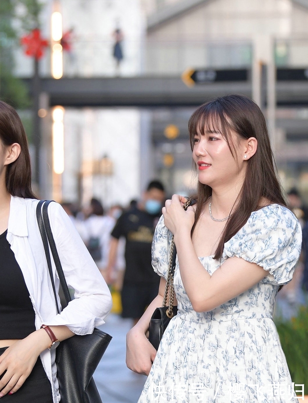 时尚：高个子女生不妨尝试下长衫，穿出清新优雅的效果