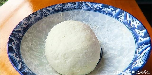 十元一斤的酱香饼,教你在家自制,外酥里软,学会再也不用买