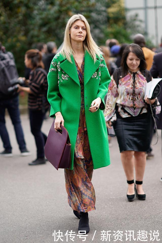 满大街的卡其色也太单调了,这几款大衣更吸睛,看一眼就忘不了