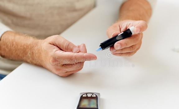 糖友们|糖尿病患者，最佳空腹血糖是低于6.1还是7.0？一项研究给出答案