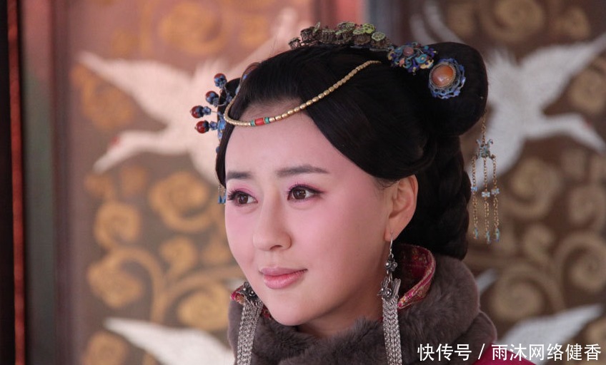 姐姐|她荣为康熙的第3位贵妃,掌管后宫22年,母家出了3个满清皇后