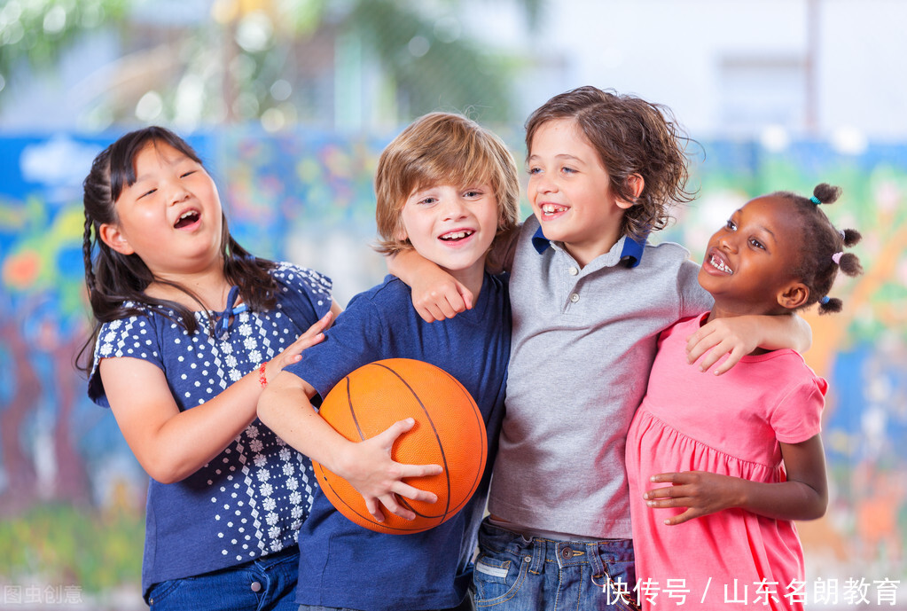 单打独斗不如齐心协力，家长这样教提高孩子的团队意识