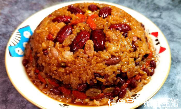 厨娘|年夜饭必备的美食，是主食也是菜，简单一蒸就好，寓意：幸福团圆