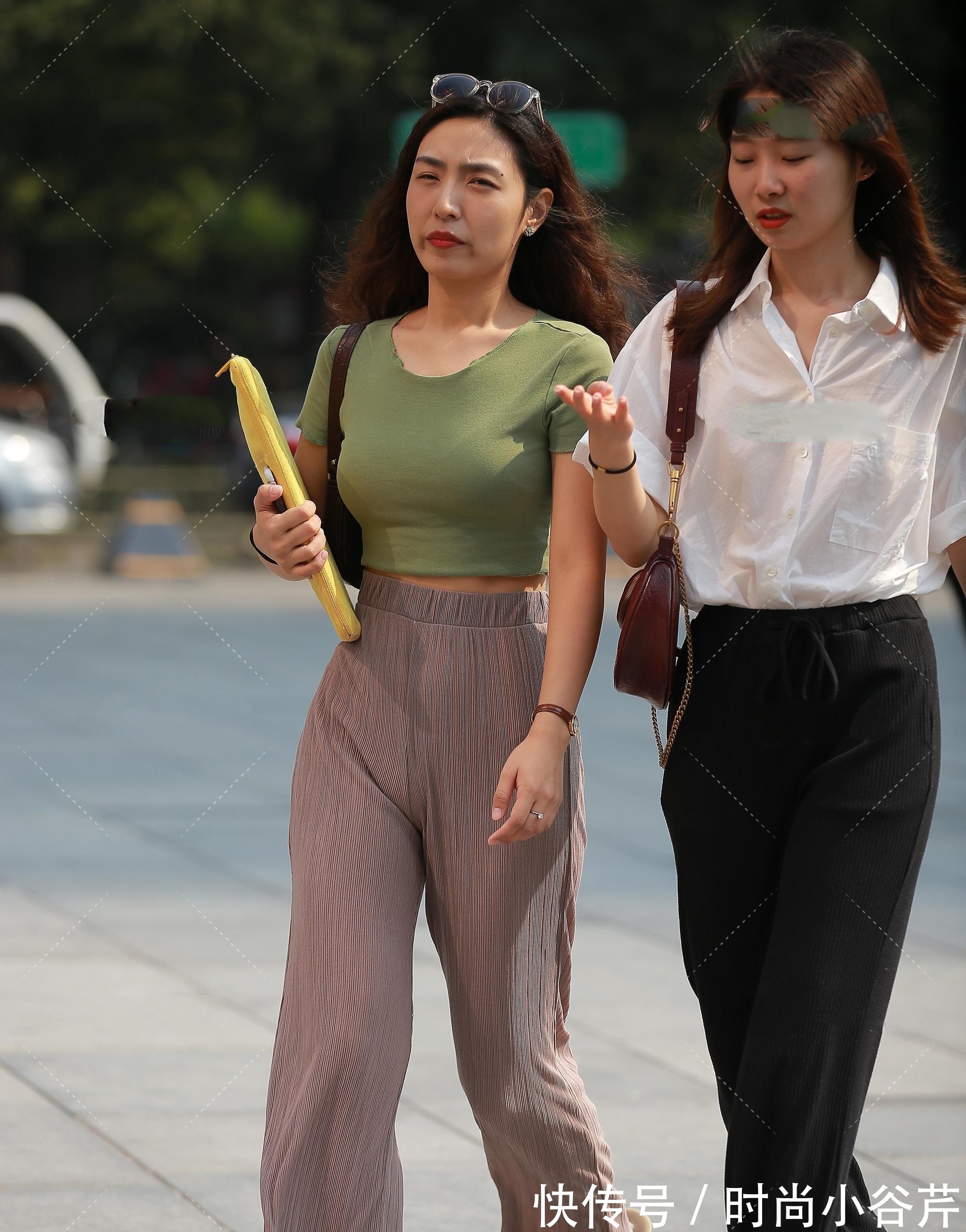 版型|浅咖色阔腿裤搭配抹茶绿短T恤,性感大气,成熟显气场