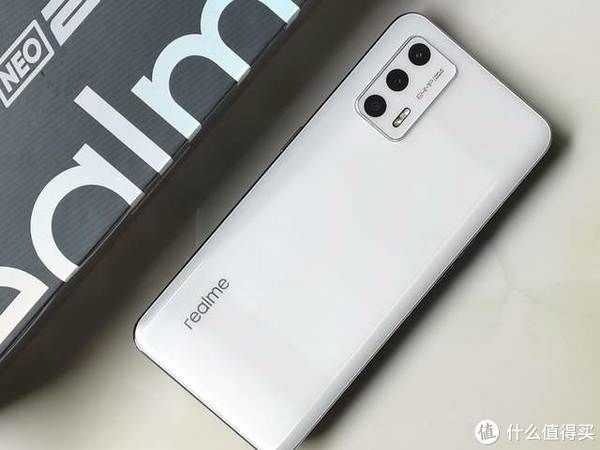 天花板|realme GT Neo2T“釉白”色图赏真实评价：精雕细琢，2K内颜值担当