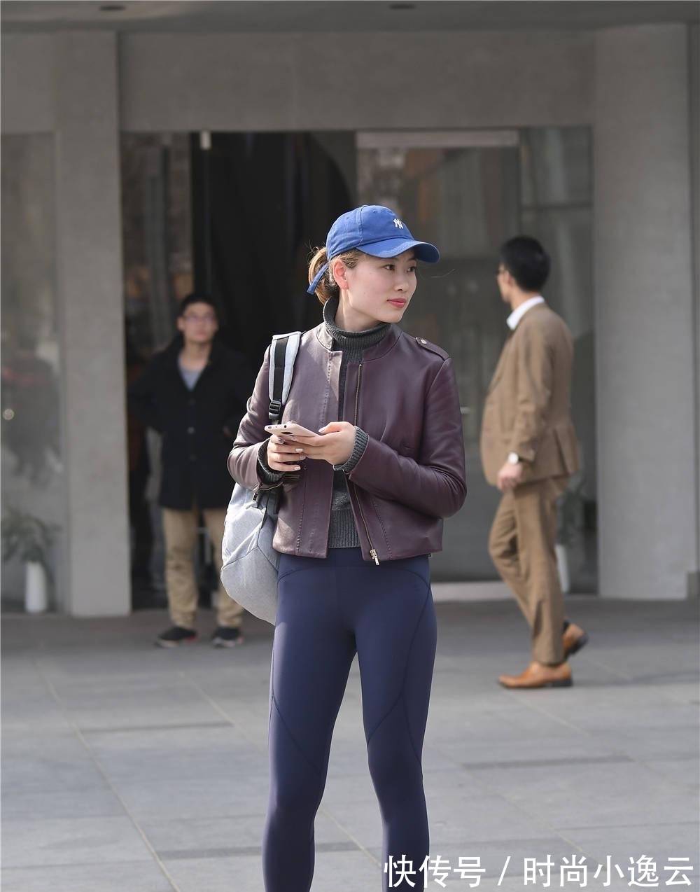 身材|無痕健美褲，運動美女更喜歡，搭配運動鞋，運動魅力十足