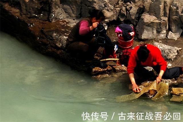 石板$浙江池塘边一块“搓衣板”,村民使用四五十年,被专家鉴定为圣旨