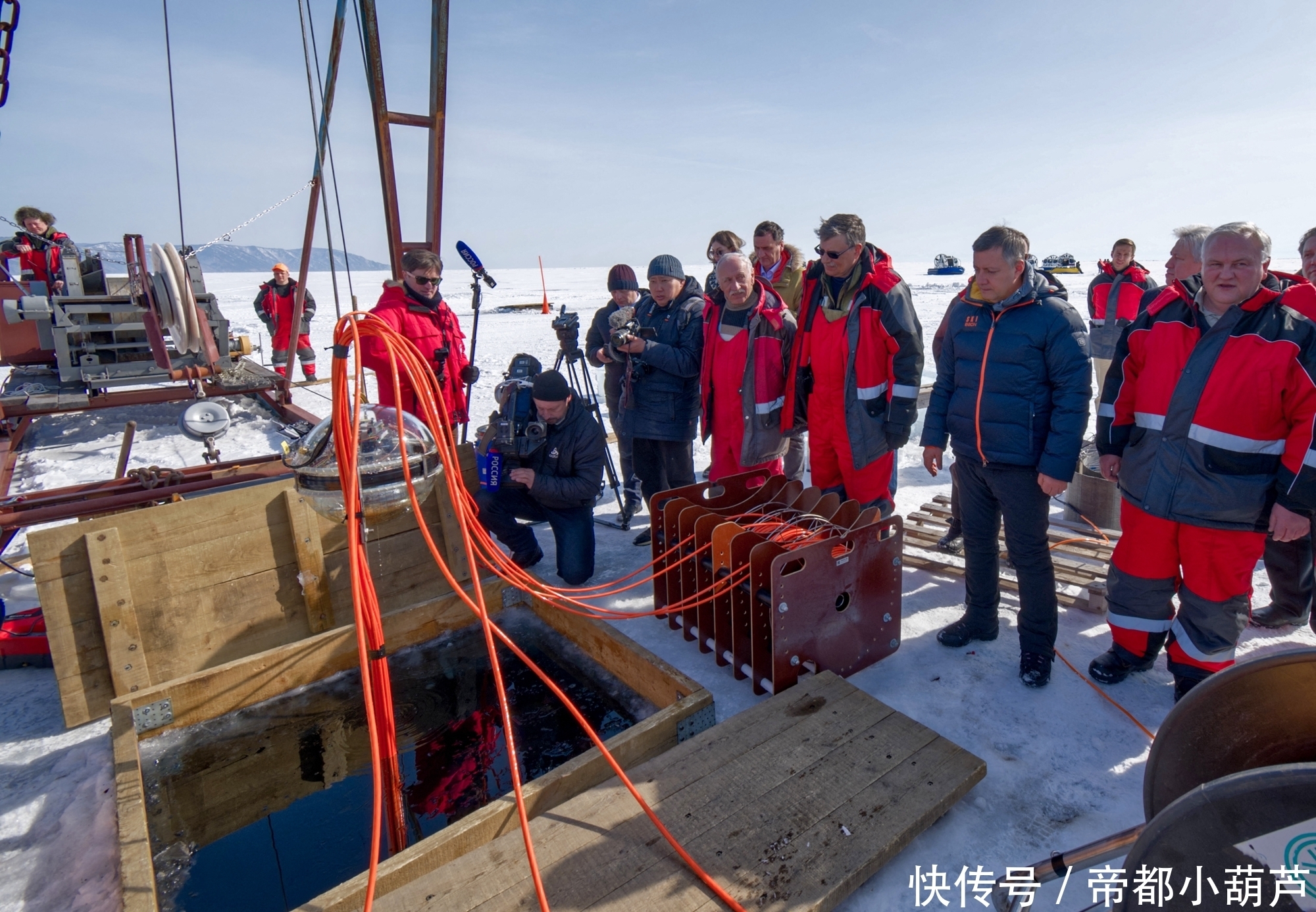 观测中微子 俄启用北半球最大深水望远镜