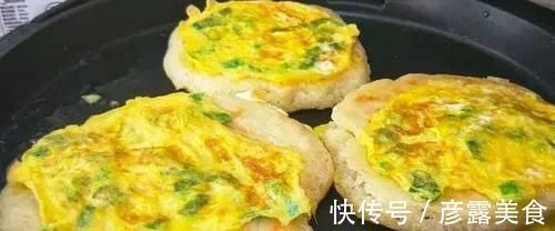 早餐饼的新吃法,不揉面不擀面,筷子一搅,比包子油条好吃,真香