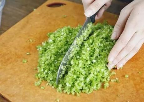 鸡蛋|饺子馅想要鲜还流油有人放油有人加鸡蛋，教你正确做法，鲜又香