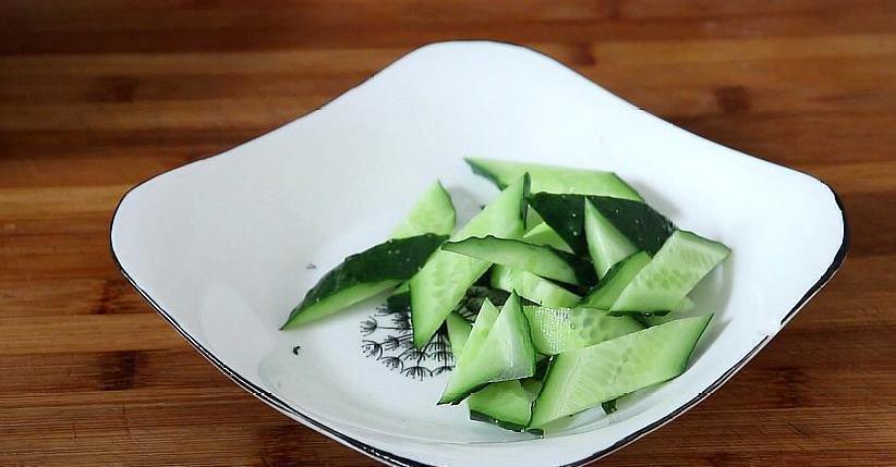 食用盐|包菜加3个鸡蛋，教你新鲜吃法，一周做5次，出锅比吃肉还香