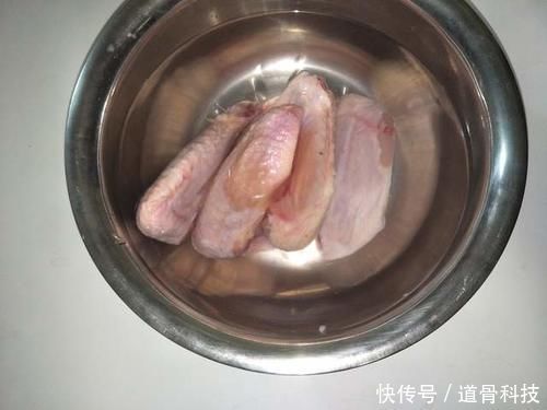 做鸡翅,分享简单烹饪方法,鸡翅外酥里嫩,孩子特别爱吃