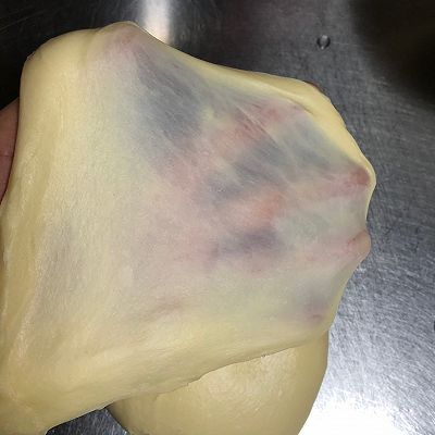 沙拉肉松芝士面包