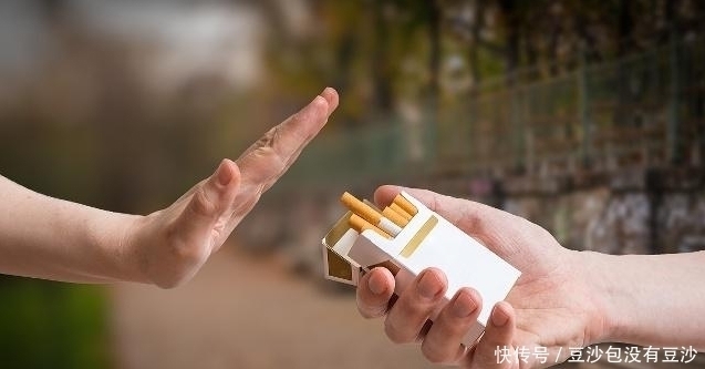 寿命长的男人，通常都会有这4个“共性”，你占