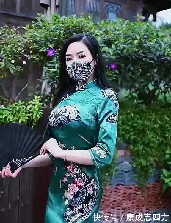 曼妙 绿色旗袍,开叉设计,凸显曼妙身姿,彰显御姐气质!