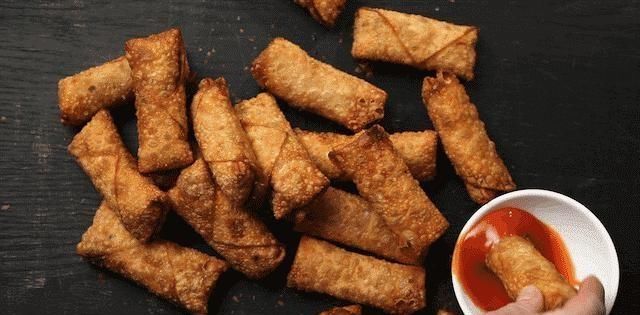 老妈|老妈教我做“春卷皮”,注意这一点,烙出来又香又脆,张张薄如纸