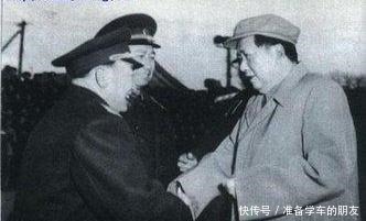 开心|开国少将到连队视察,看见一个“老兵”连忙敬礼,老兵却不开心