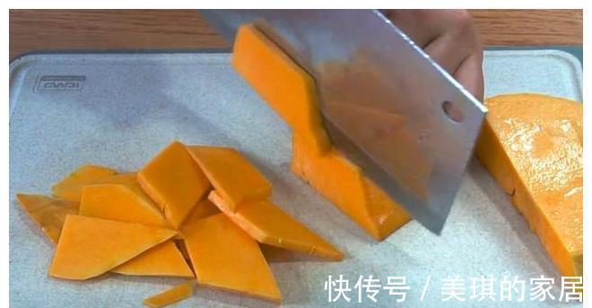 饭菜|今天的晚餐，有鱼有肉，荤素搭配，爸妈回来就能吃上可口的饭菜了