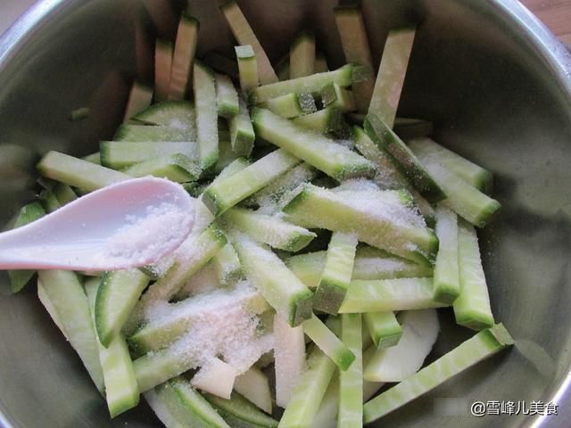 初冬季节遇到这菜买10斤,处理一下储存过冬慢慢吃,炒炒真香啊