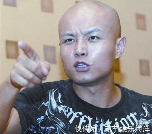 46岁乐嘉近照曝光,从金牌主持到街头商演,乐嘉是如何跌下神坛的!