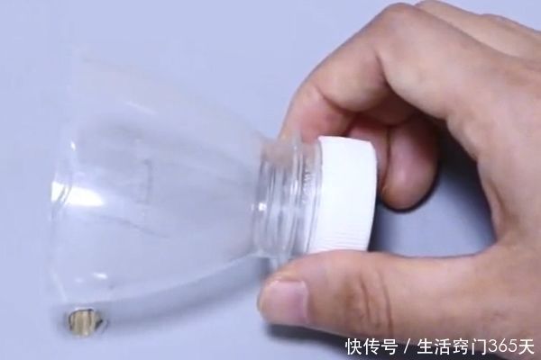 过滤网|矿泉水瓶上扎几个小孔，放在厨房太厉害了，全家人都夸好！