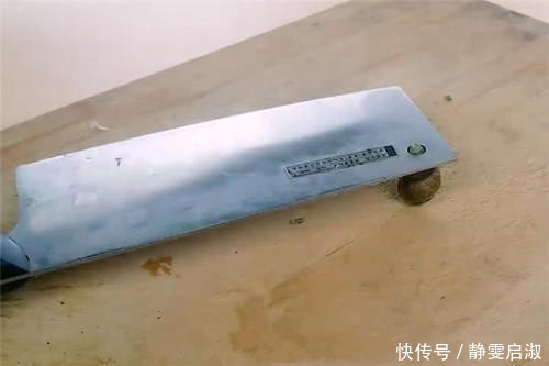 螺丝尾部|今天才知道,菜刀上圆孔,还有3个很棒的隐藏功能,真聪明,学学