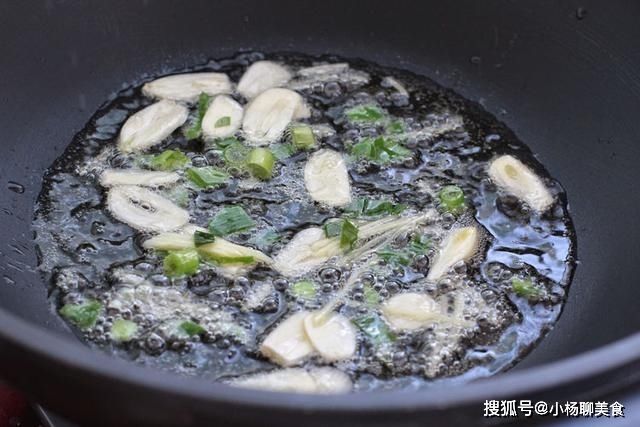 下酒菜当属炒鸡胗，想要脆嫩有1步不能省，没腥味更有嚼劲