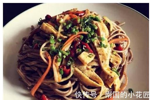 凉拌荞麦面|此面条,减肥也能放心吃,低脂低卡,酸酸甜甜,Q弹爽滑劲道!