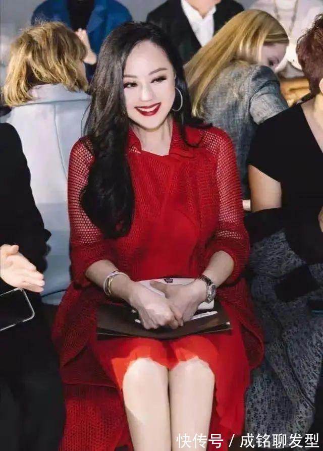 针织衫|章小蕙真是时髦精,穿衣打扮雍容华贵不失名媛范,一点都不像58岁