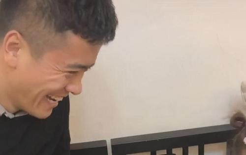 西瓜|“贼兮兮奶爸”套路娃吃药火了,我信你个鬼,你个糟老头子坏得很