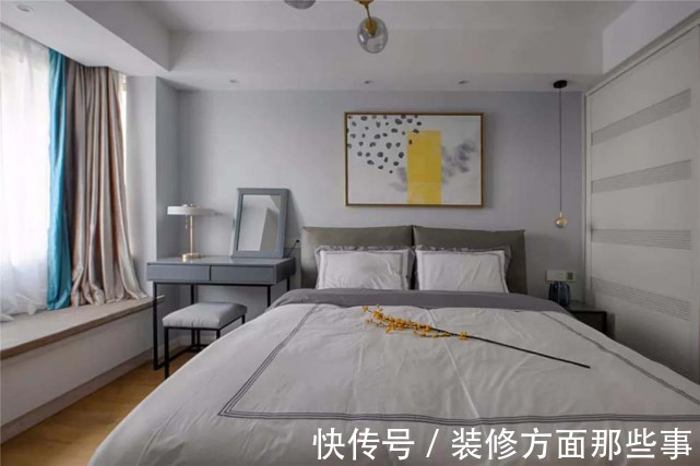 客厅|116平简约北欧风三居室,亮橙色沙发给客厅增添了活力感