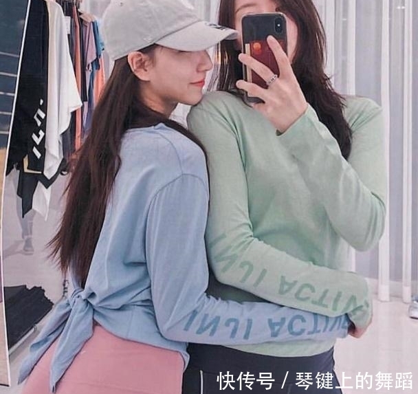 打底裤就像我们的导师,时刻督促我们,多往健身房跑