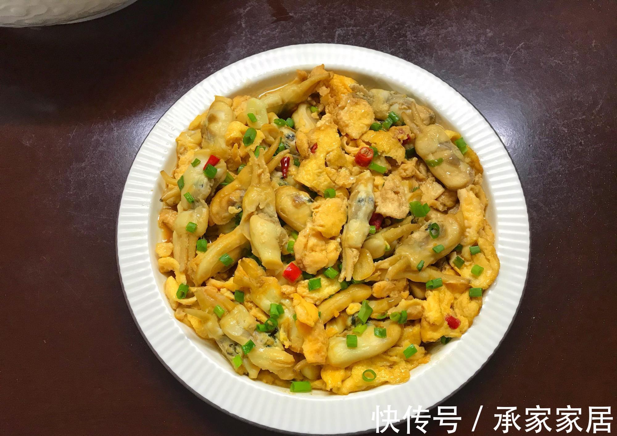 三口之家|三口之家的晚餐，荤素三个菜，网友：这菜的做法，一看就是江南人