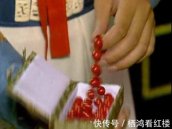 宝钗@古人认为麝香对女子有害,为什么宝钗收到红麝串就戴手上?