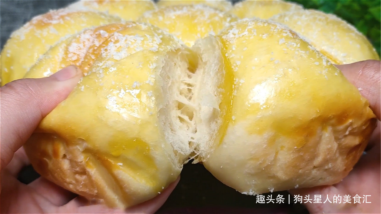 电饭煲|1碗面粉2个鸡蛋，教你在家做面包，不用烤不用电饭煲，拉丝又松软