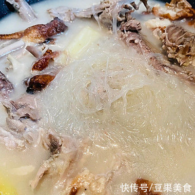 米线|这道#东古家味美食#老鸭粉丝汤，每天吃都吃不够