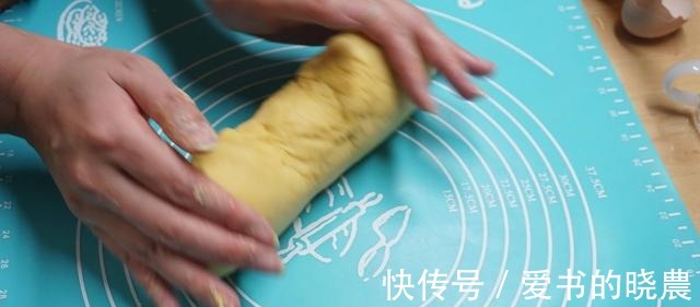 做法|蜂蜜小面包，不仅口感好，做法也简单，而且一口气还做了不同造型！