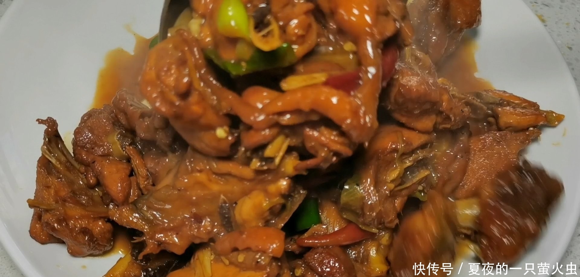 红烧鸡块最好吃的做法,学会这一招,色泽红亮,鸡肉鲜香又入味