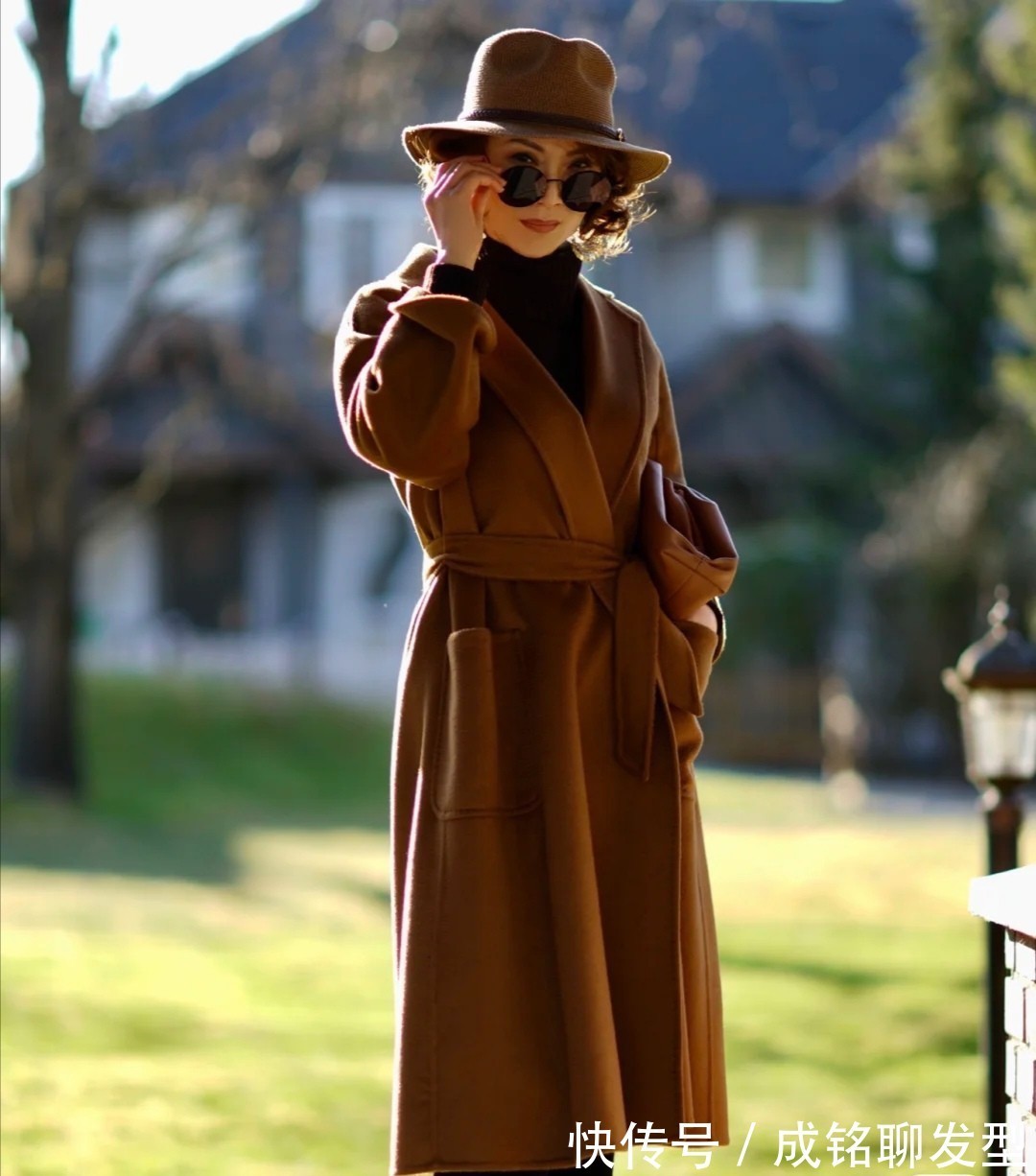 穿搭 五六十岁的女人这样穿最有品味,真实自然不装嫩,端庄大气显年轻